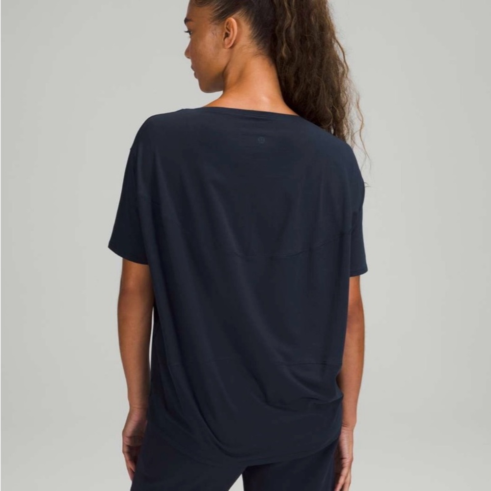 Lululemon Back In Action Short Sleeve Tee (Nulu) – True Navy